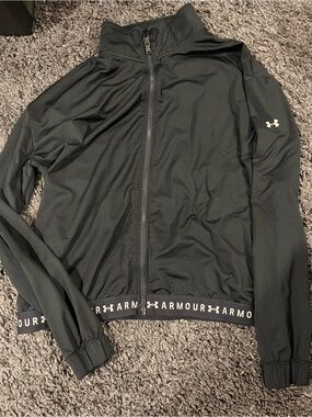 Under Armour Women’s Black Zip-Up Track Jacket Size Large